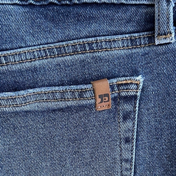 Joe's Jeans Medium Wash Blue Denim Cut Off Shorts Size 31 - Picture 6 of 11